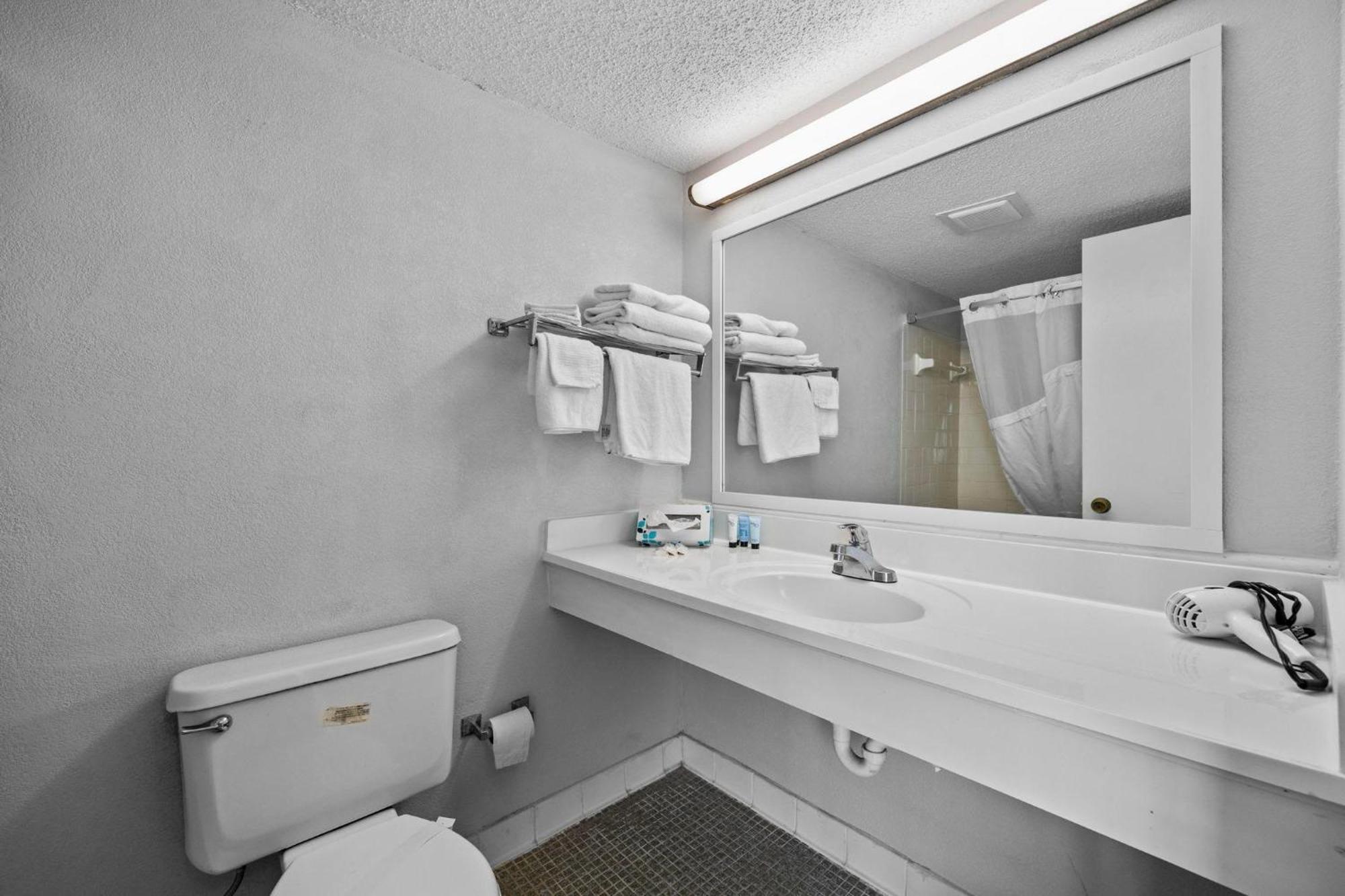 Oasis Hotel North Myrtle Beach Exterior photo